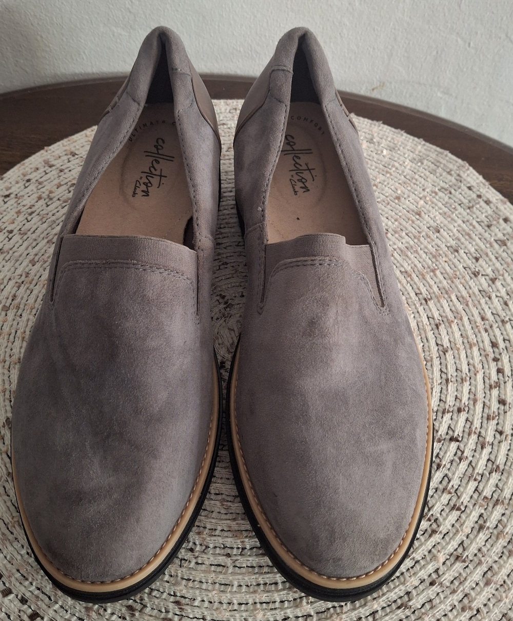 Clarks  Brown Suede Women's Loafers Size 7.5 - Picture 2 of 8